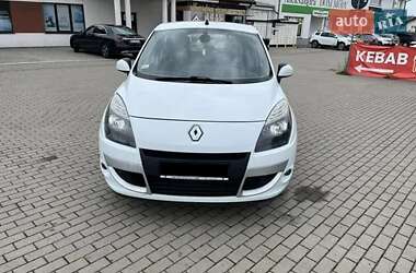 Минивэн Renault Scenic 2011 в 
