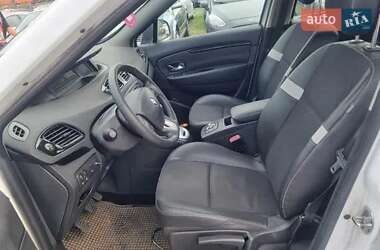 Минивэн Renault Scenic 2011 в 