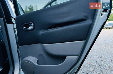 Мінівен Renault Scenic 2004 в 