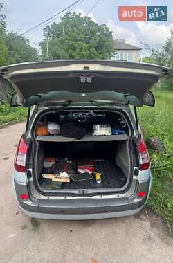 Минивэн Renault Scenic 2003 в 