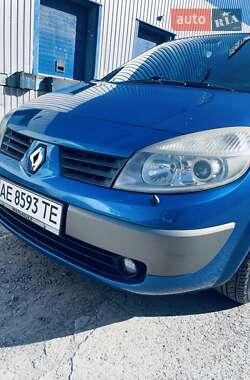 Минивэн Renault Scenic 2005 в 