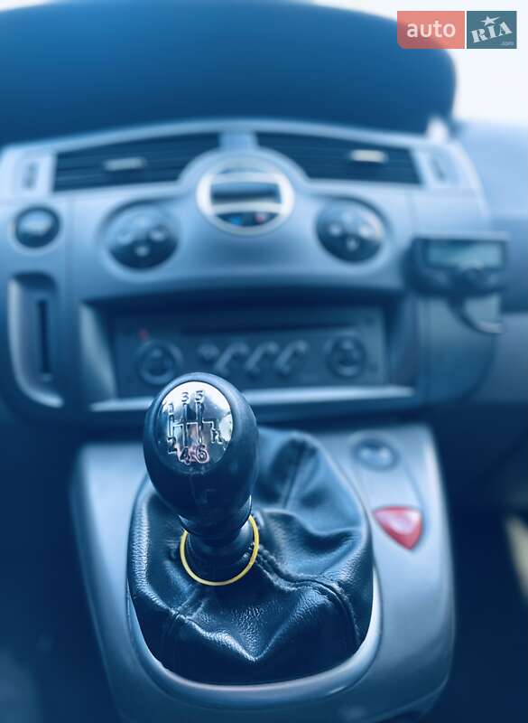 Минивэн Renault Scenic 2005 в Кривом Роге