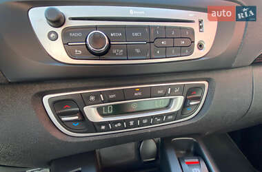 Минивэн Renault Scenic 2013 в 