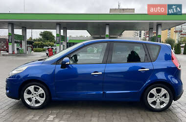 Минивэн Renault Scenic 2010 в 
