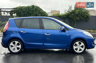 Минивэн Renault Scenic 2010 в 
