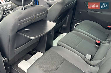 Минивэн Renault Scenic 2010 в 