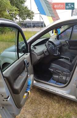 Минивэн Renault Scenic 2005 в 