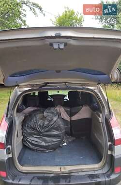 Минивэн Renault Scenic 2005 в 