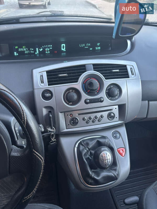 Минивэн Renault Scenic 2006 в Чернигове
