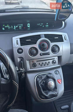 Минивэн Renault Scenic 2006 в 