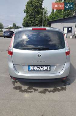 Минивэн Renault Scenic 2010 в 