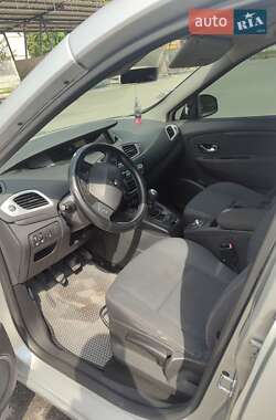 Минивэн Renault Scenic 2010 в 