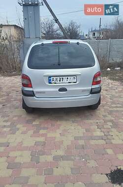 Минивэн Renault Scenic 2001 в 