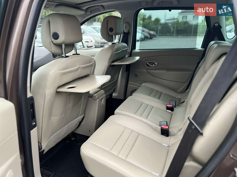 Минивэн Renault Scenic 2011 в Староконстантинове