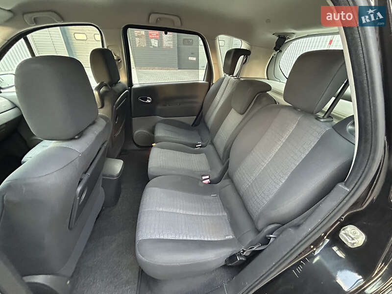 Минивэн Renault Scenic 2006 в Александрие