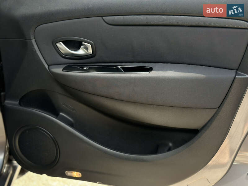 Минивэн Renault Scenic 2010 в Житомире