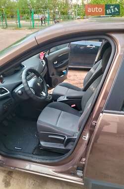 Минивэн Renault Scenic 2012 в 