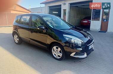 Минивэн Renault Scenic 2012 в 