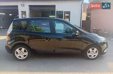 Минивэн Renault Scenic 2012 в 