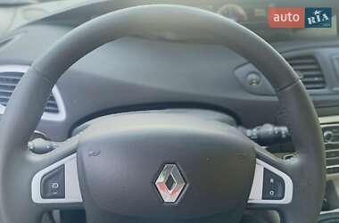 Минивэн Renault Scenic 2012 в 