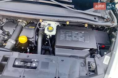 Минивэн Renault Scenic 2012 в 