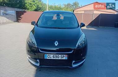 Минивэн Renault Scenic 2012 в 