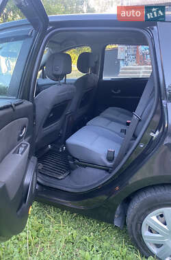 Минивэн Renault Scenic 2010 в 