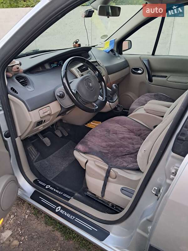 Минивэн Renault Scenic 2006 в Глобине