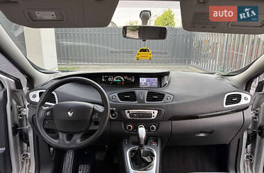 Минивэн Renault Scenic 2012 в 