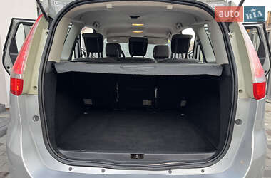 Минивэн Renault Scenic 2012 в 