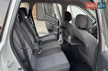 Минивэн Renault Scenic 2012 в 
