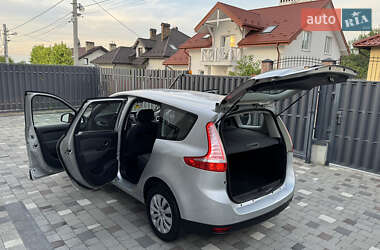 Минивэн Renault Scenic 2012 в 