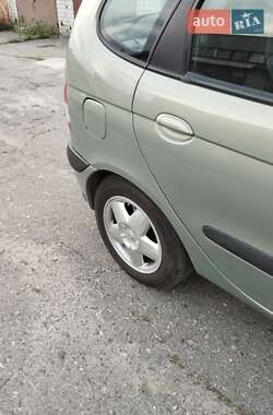 Минивэн Renault Scenic 2002 в 