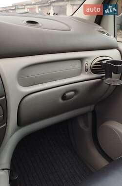 Минивэн Renault Scenic 2002 в 