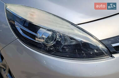 Минивэн Renault Scenic 2012 в 