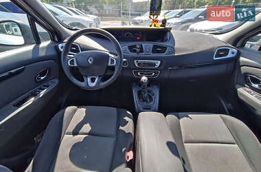 Минивэн Renault Scenic 2012 в 