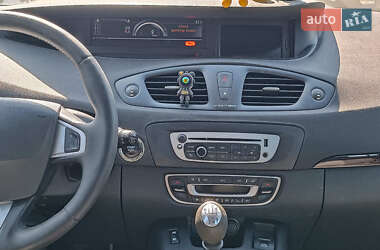 Минивэн Renault Scenic 2012 в 