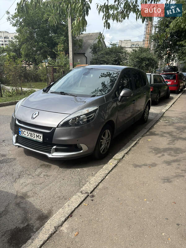 Минивэн Renault Scenic 2012 в Новояворовске