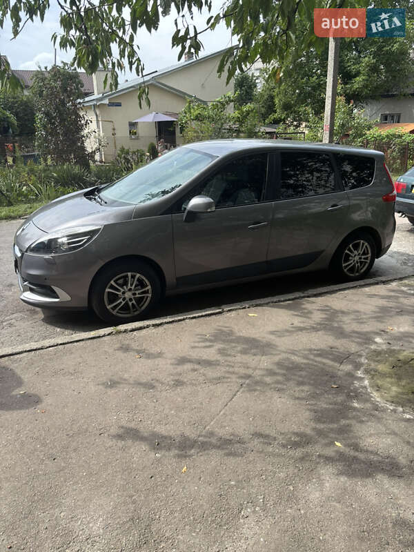 Минивэн Renault Scenic 2012 в Новояворовске