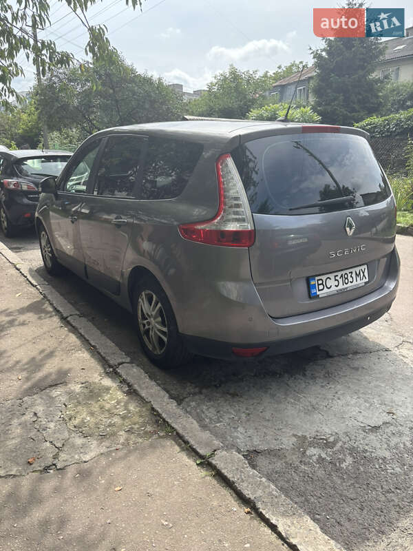 Минивэн Renault Scenic 2012 в Новояворовске
