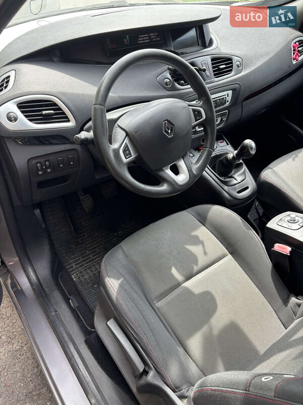 Минивэн Renault Scenic 2012 в Новояворовске