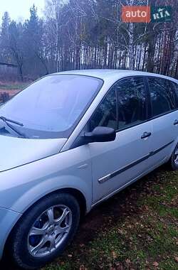 Минивэн Renault Scenic 2004 в 