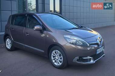 Минивэн Renault Scenic 2014 в 