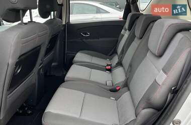 Минивэн Renault Scenic 2013 в 