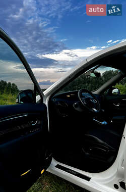 Минивэн Renault Scenic 2011 в 
