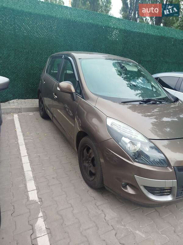 Минивэн Renault Scenic 2011 в Киеве