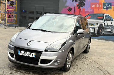 Минивэн Renault Scenic 2012 в 