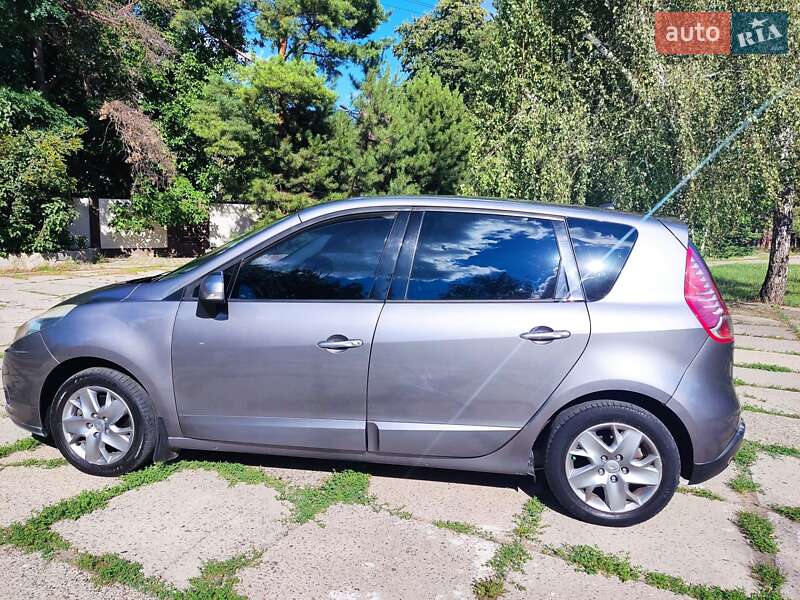 Мінівен Renault Scenic 2011 в Харкові