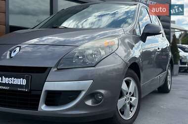 Минивэн Renault Scenic 2010 в 