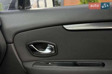 Минивэн Renault Scenic 2010 в 